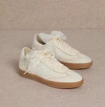 Load image into Gallery viewer, Lacey Sneakers
