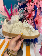 Load image into Gallery viewer, Gracie Sneakers
