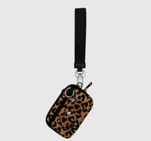 Load image into Gallery viewer, Wristlet
