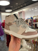 Load image into Gallery viewer, The Mauve Rebecca Sneakers
